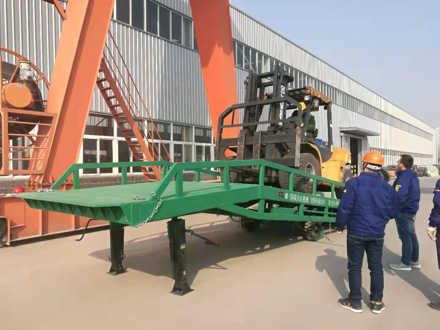 Mobile Hydraulic Yard Ramps